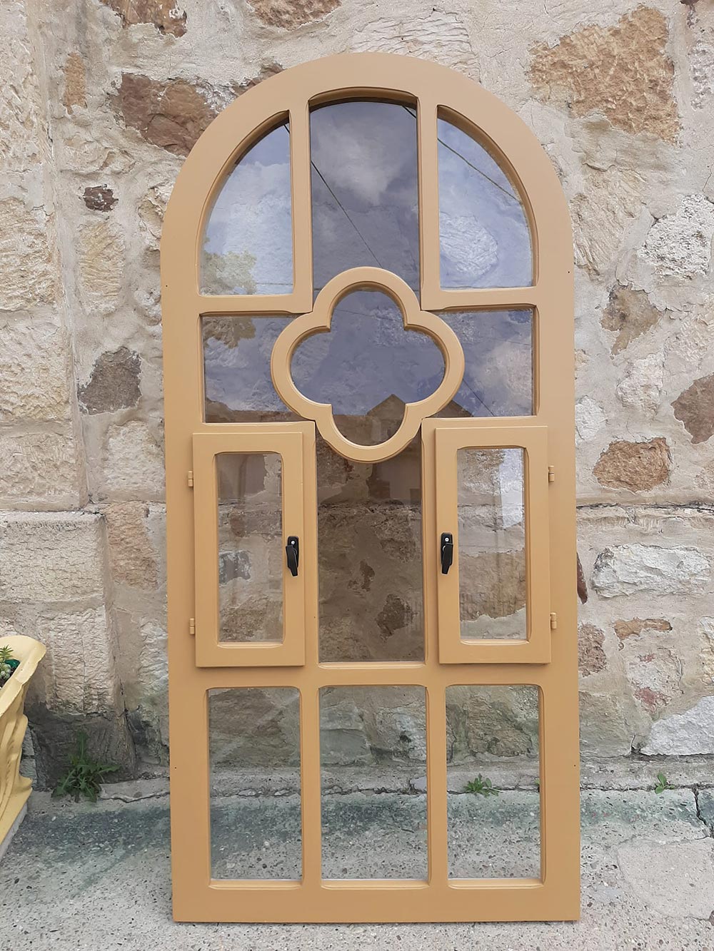 Novi prozor za manastir