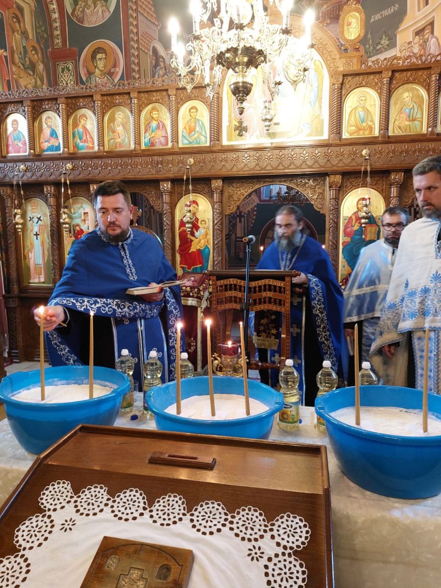 Света Тајна Јелеосвећења - Манастир Рајиновац