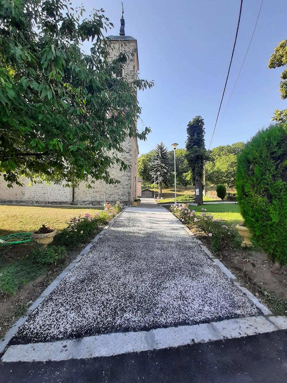 Uredjenje staza oko manastira Rajinovac 6